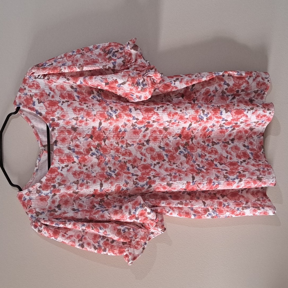 EUC floral puff sleeve top